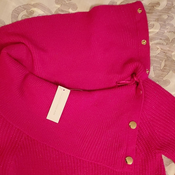 Sweater - Picture 4 of 4